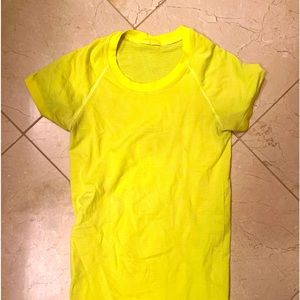 LuluLemon Swiftly Tech Short-Sleeve Shirt 2.0